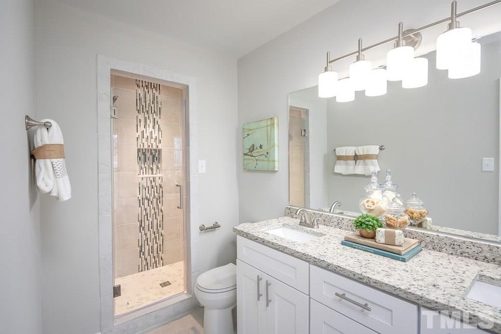 Hunting Trail bathroom after renovation