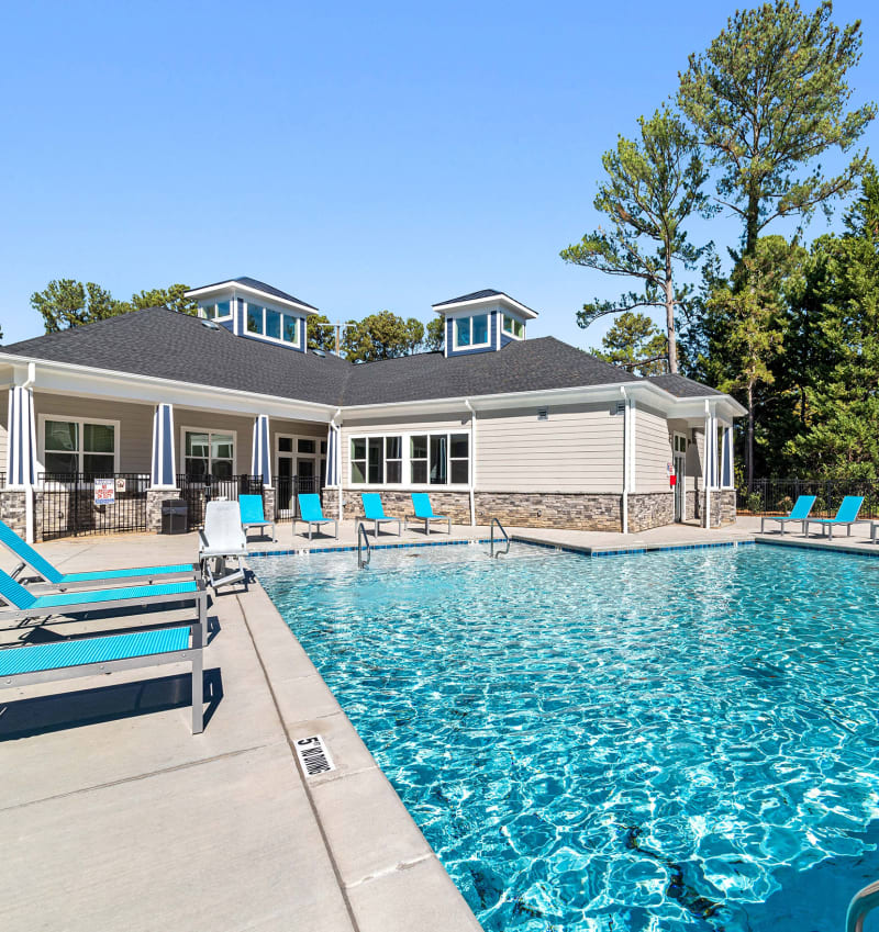 Willow Run Multifamily pool and amenities